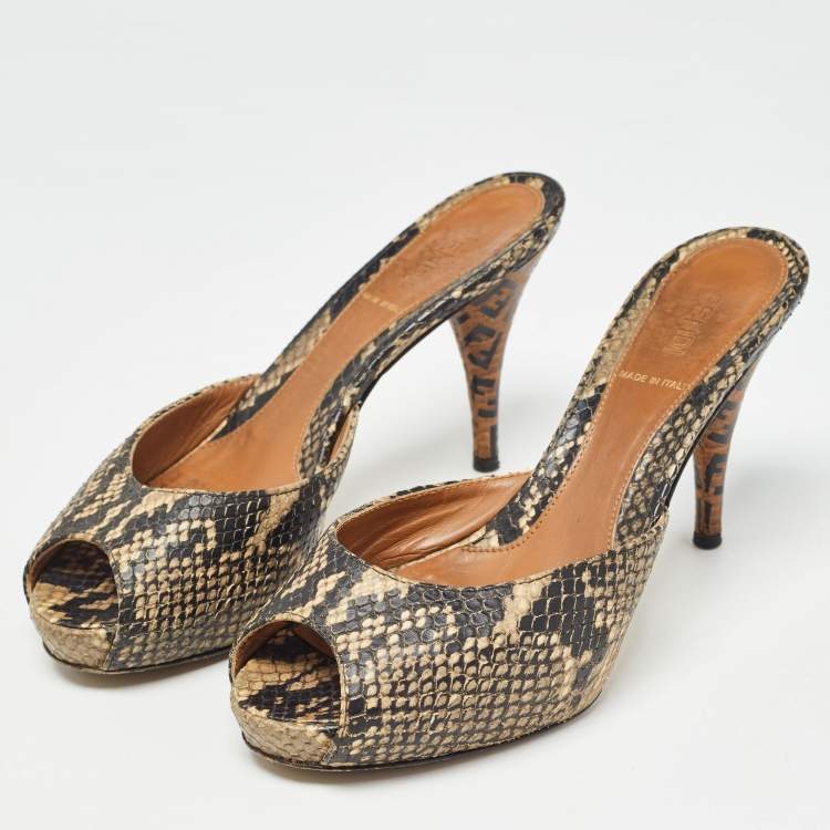 Pre Owned Fendi Black/Beige Embossed Snakeskin Slide Sandals Size 36
