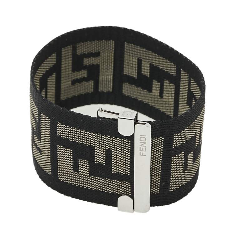Pre Owned Fendi Cream Stainless Steel and Canvas Orologi 1120G Women's Wristwatch 45 mm