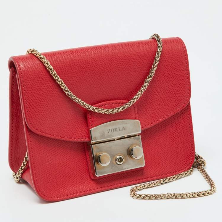 Pre Owned Furla Red Leather Mini Metropolis Chain Crossbody Bag