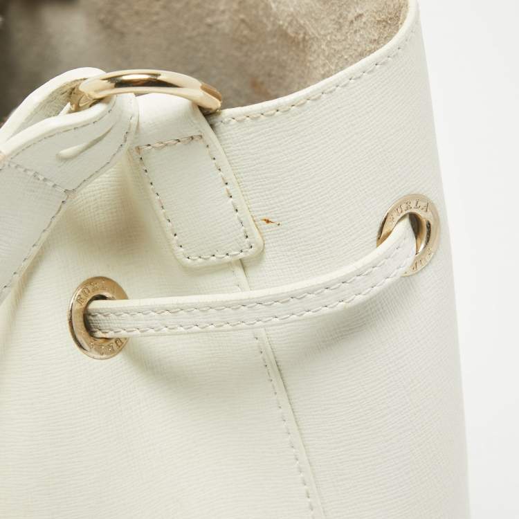 Pre Owned Furla White Leather Stacy Drawstring Bucket Bag