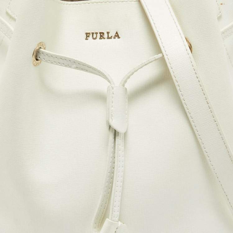Pre Owned Furla White Leather Stacy Drawstring Bucket Bag