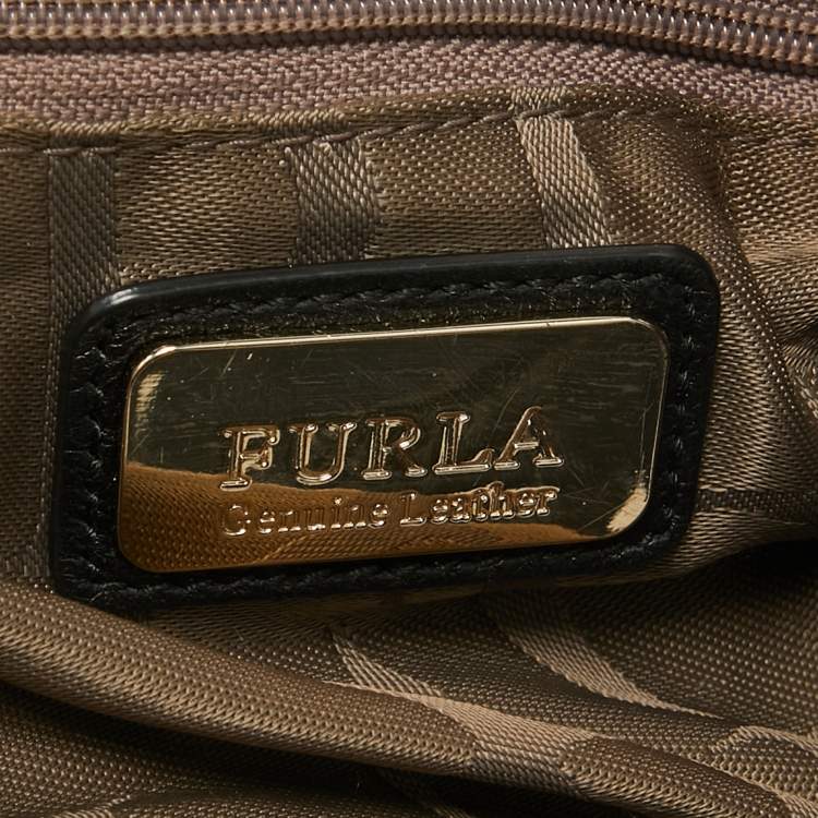 Pre Owned Furla Burgundy/Beige Leather Clasp Shoulder Bag