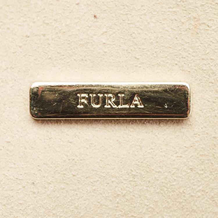 مملوكة مسبقًا Furla Light Green Ostrich Embossed Leather Drawstring Bucket Bag