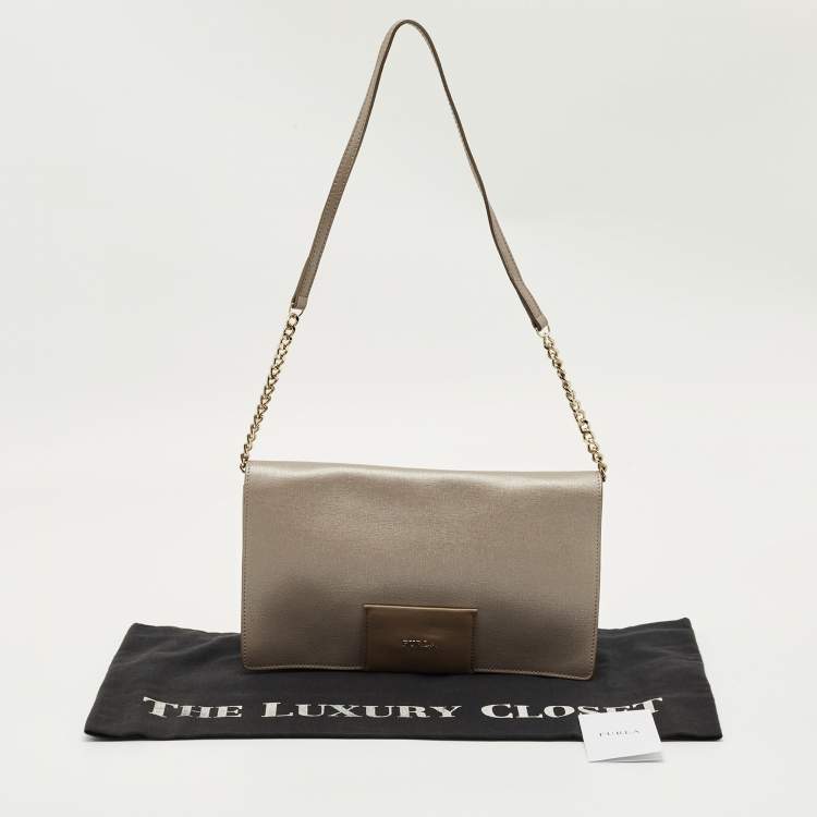 مملوكة مسبقًا Furla Grey Leather Logo Flap Shoulder Bag