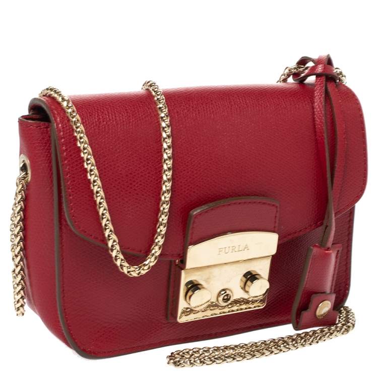 Pre Owned Furla Red Leather Mini Metropolis Chain Crossbody Bag