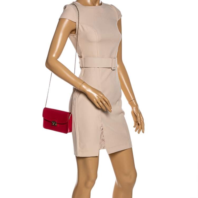 Pre Owned Furla Red Leather Mini Metropolis Chain Crossbody Bag
