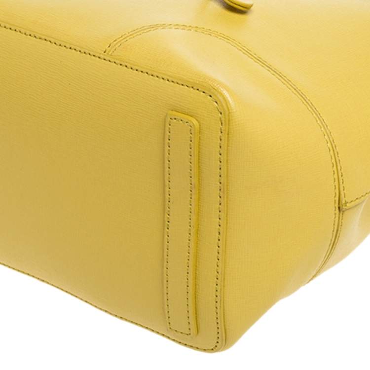 مملوكة مسبقًا Furla Yellow Leather Stacy Bucket Bag