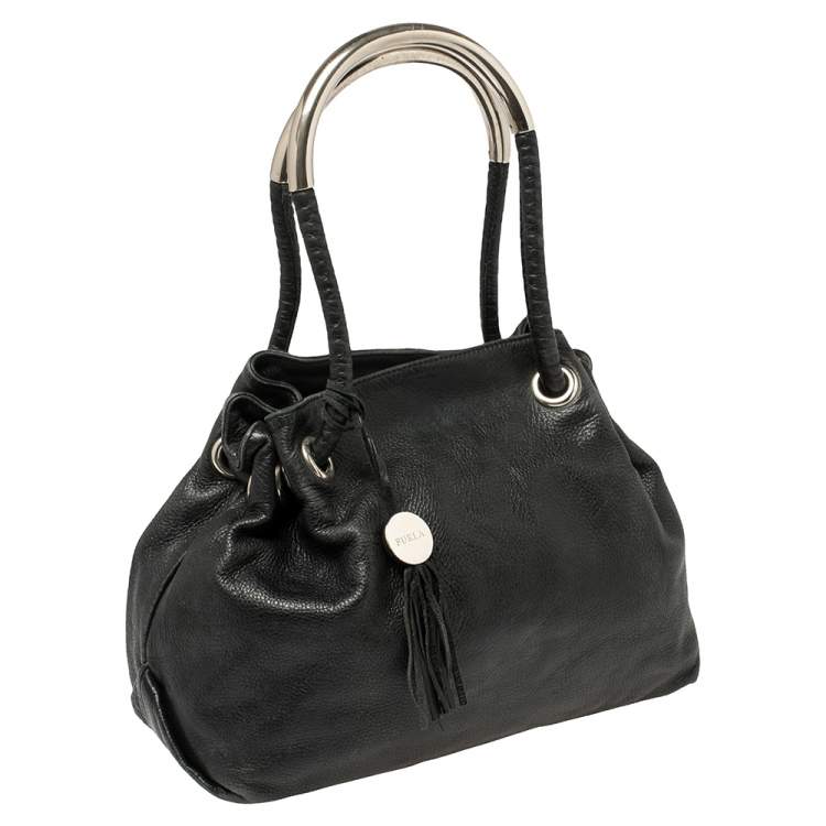 Pre Owned Furla Black Leather Drawstring Metal Handle Shoulder Bag