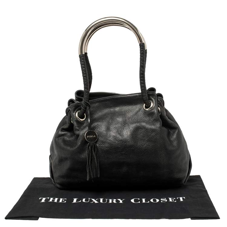 Pre Owned Furla Black Leather Drawstring Metal Handle Shoulder Bag