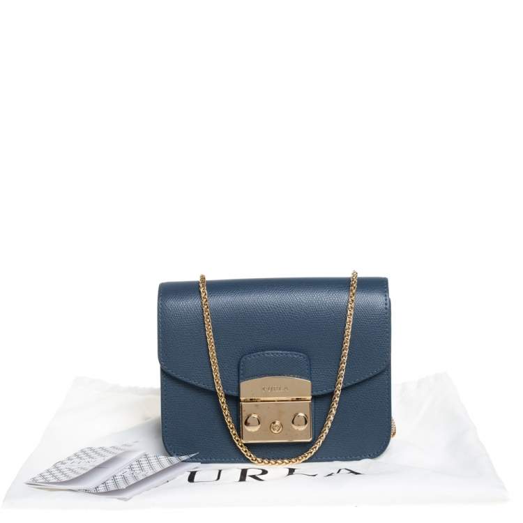 Pre Owned Furla Blue Leather Mini Metropolis Chain Crossbody Bag