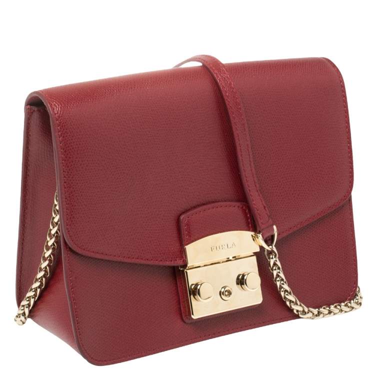 مملوكة مسبقًا Furla Burgundy Leather Metropolis Crossbody Bag