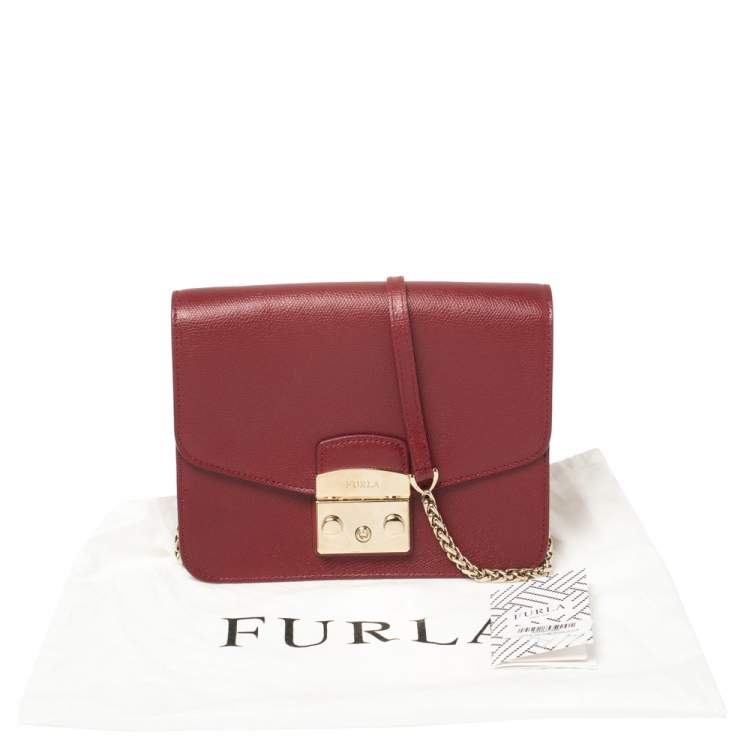 مملوكة مسبقًا Furla Burgundy Leather Metropolis Crossbody Bag