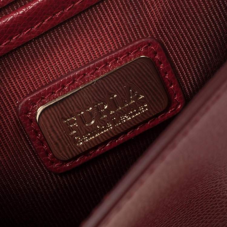 مملوكة مسبقًا Furla Burgundy Leather Metropolis Crossbody Bag