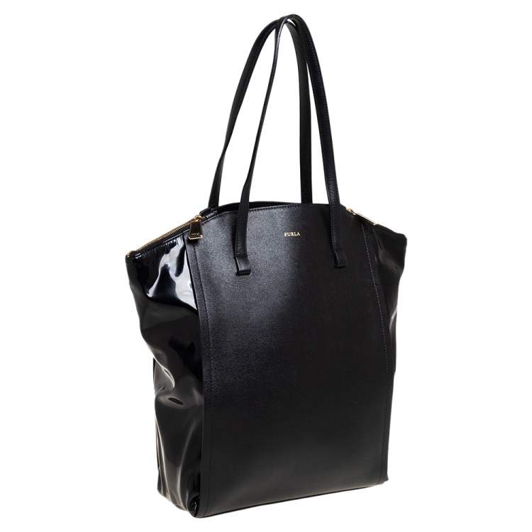 مملوكة مسبقًا Furla Black Leather and Patent Leather Tote