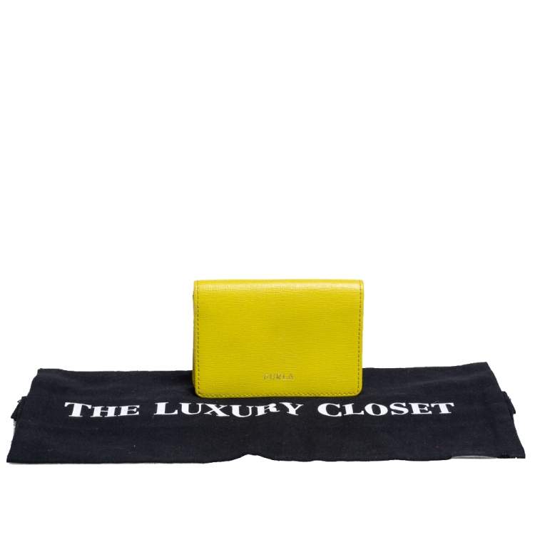 Pre Owned Furla Lime Green Leather Bifold Card Holder