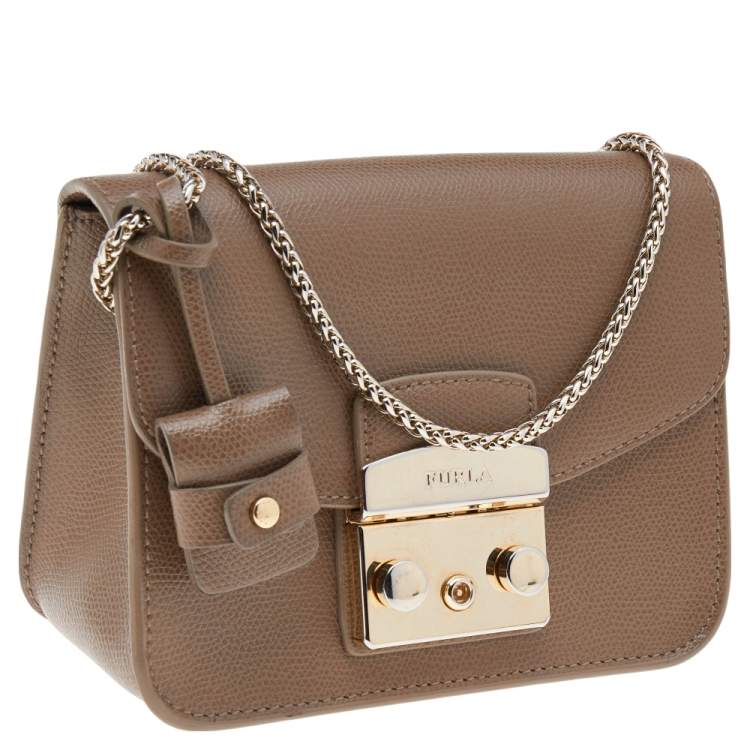 مملوكة مسبقًا Furla Brown Leather Mini Metropolis Chain Crossbody Bag