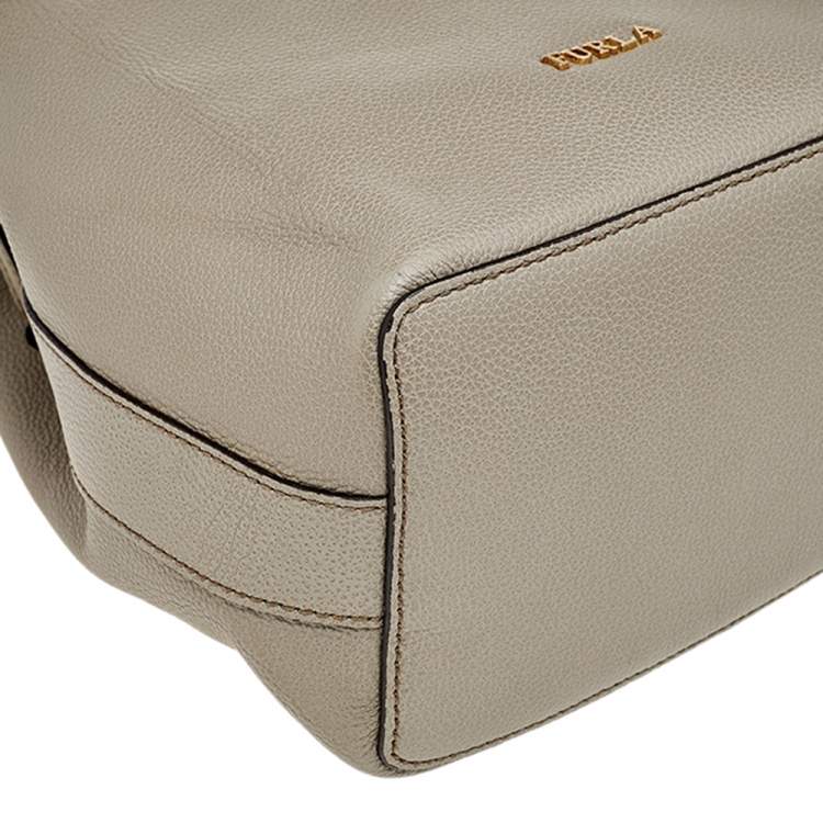 Pre Owned Furla Grey Leather Drawstring Bucket Bag