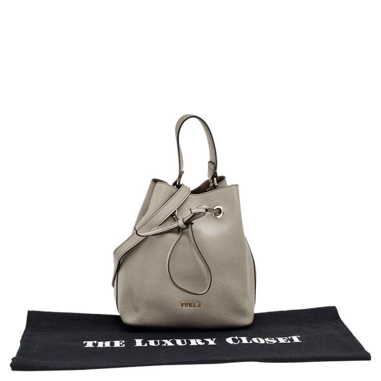 Pre Owned Furla Grey Leather Drawstring Bucket Bag