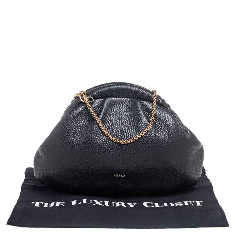 مملوكة مسبقًا Furla Black Leather Chain Clutch