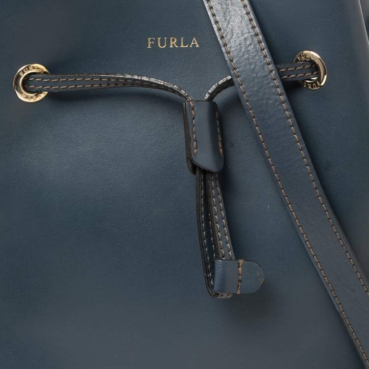 Pre Owned Furla Blue Leather Stacy Drawstring Bucket Bag