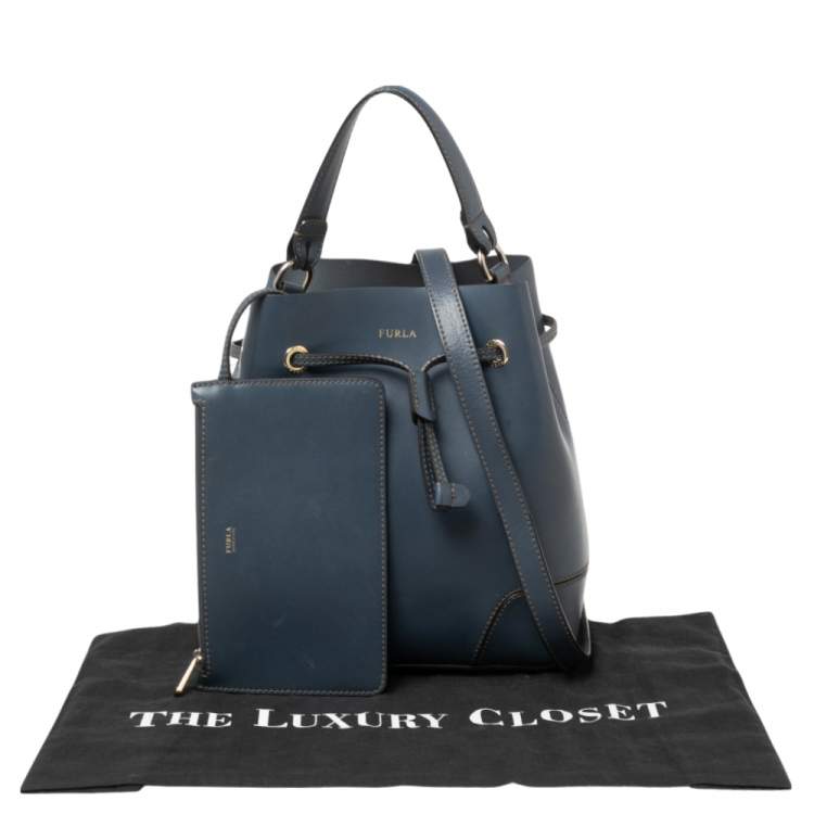 Pre Owned Furla Blue Leather Stacy Drawstring Bucket Bag
