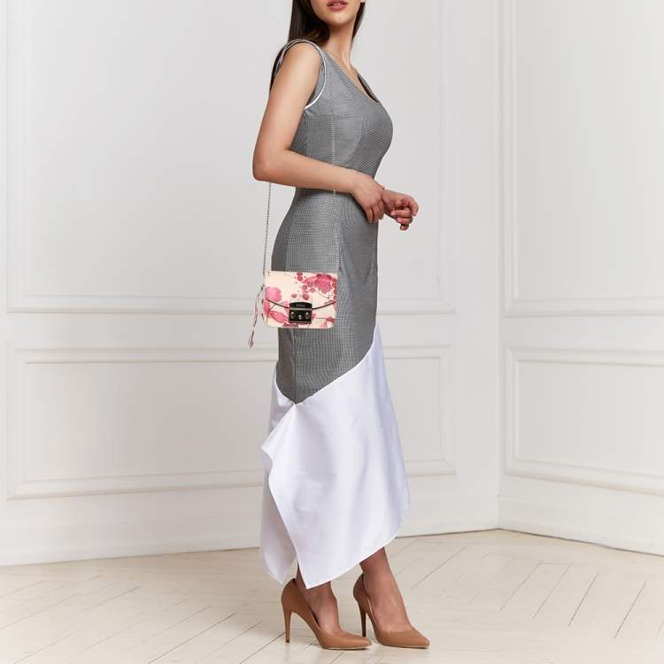 مملوكة مسبقًا Furla Rose Pink Leather Mini Metropolis Chain Shoulder Bag
