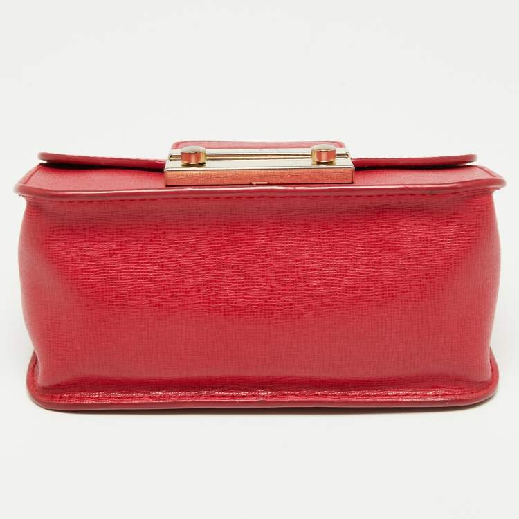 Pre Owned Furla Red Leather Mini Metropolis Chain Crossbody Bag