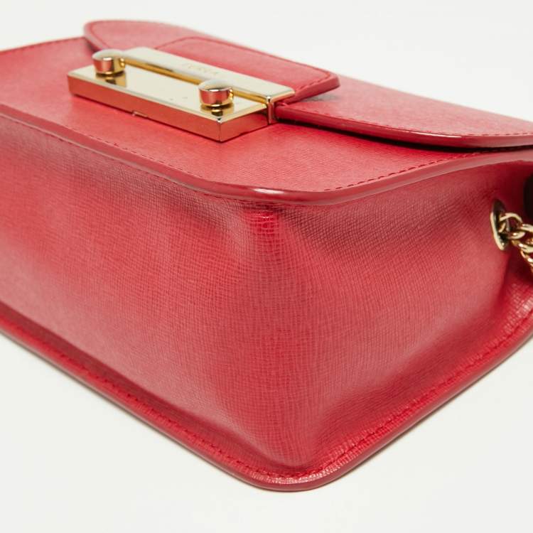 Pre Owned Furla Red Leather Mini Metropolis Chain Crossbody Bag