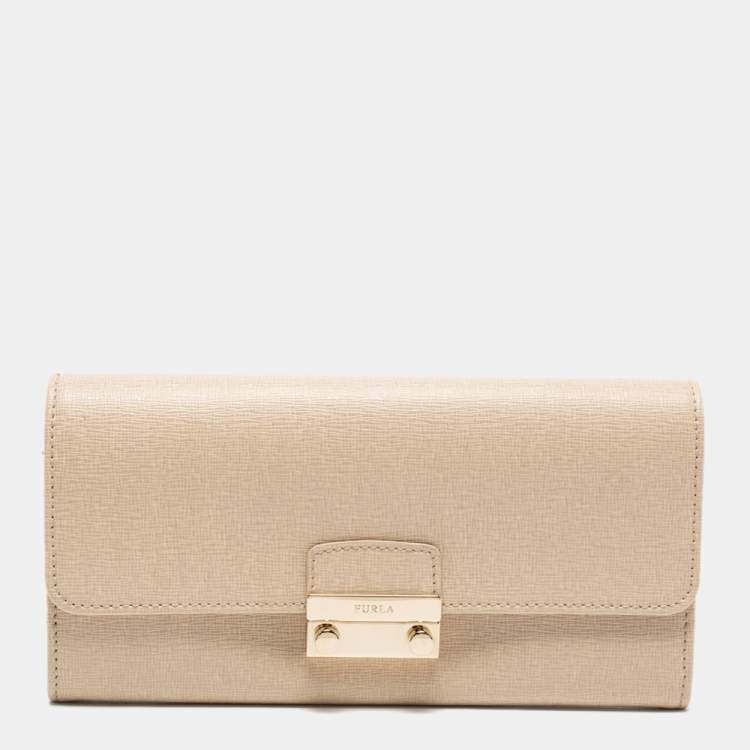 Pre Owned Furla Beige Leather Pushlock Flap Continental Wallet