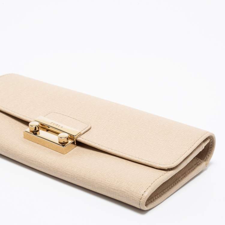 Pre Owned Furla Beige Leather Pushlock Flap Continental Wallet