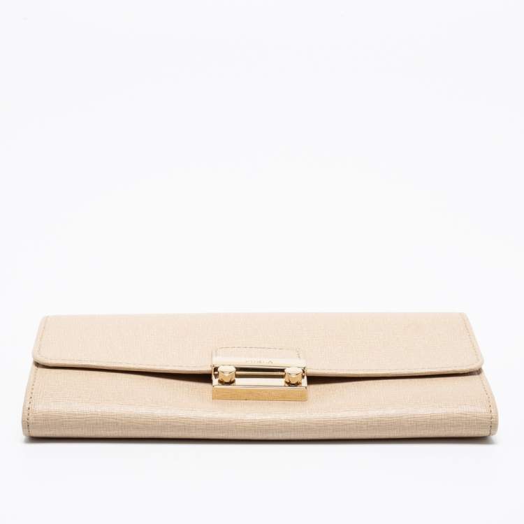 Pre Owned Furla Beige Leather Pushlock Flap Continental Wallet