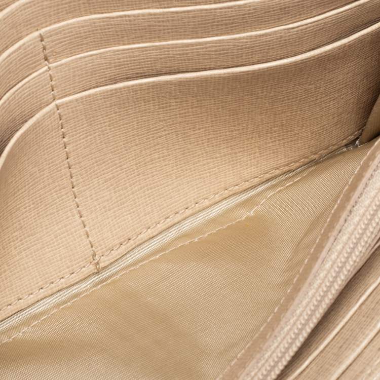 Pre Owned Furla Beige Leather Pushlock Flap Continental Wallet