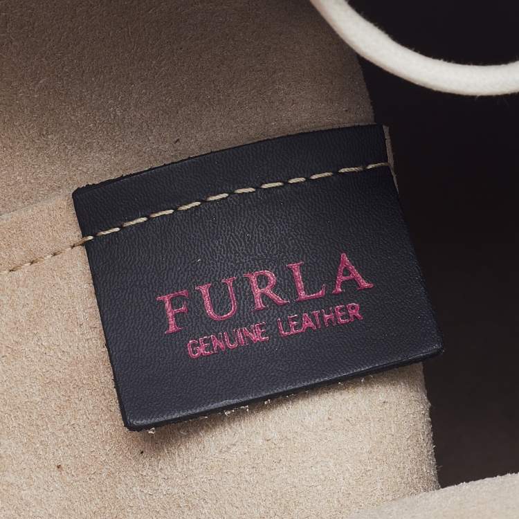 Pre Owned Furla White Leather Corona Drawstring Bucket Bag