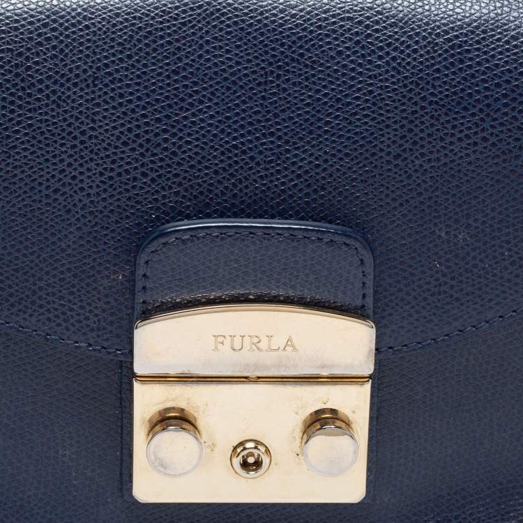 Pre Owned Furla Blue Leather Mini Metropolis Chain Crossbody Bag