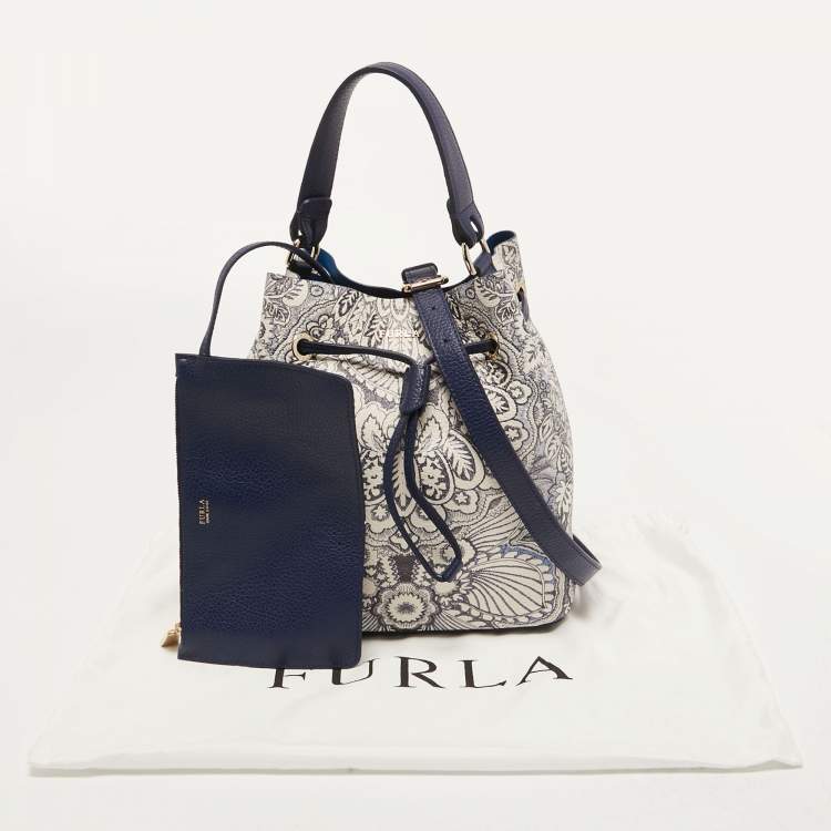 Pre Owned Furla Blue/White Floral Printed Leather Stacy Drawstring Bucket Bag