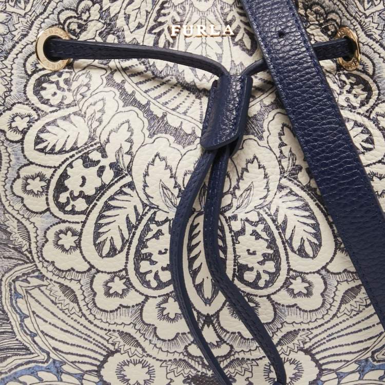 Pre Owned Furla Blue/White Floral Printed Leather Stacy Drawstring Bucket Bag