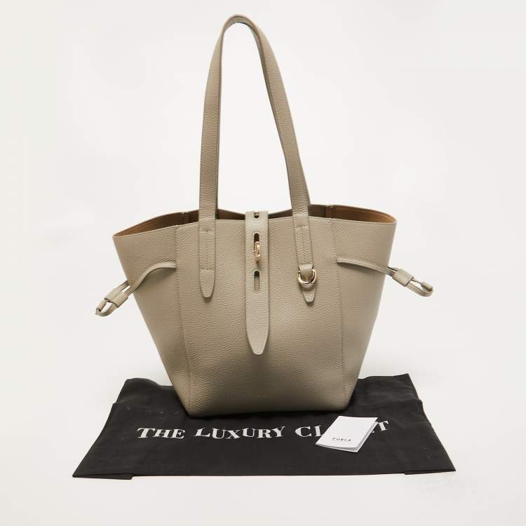 Pre Owned Furla Grey Leather Net M Tote