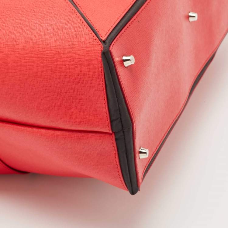 مملوكة مسبقًا Furla Red/Black Leather and Nylon Geometric Zip Tote