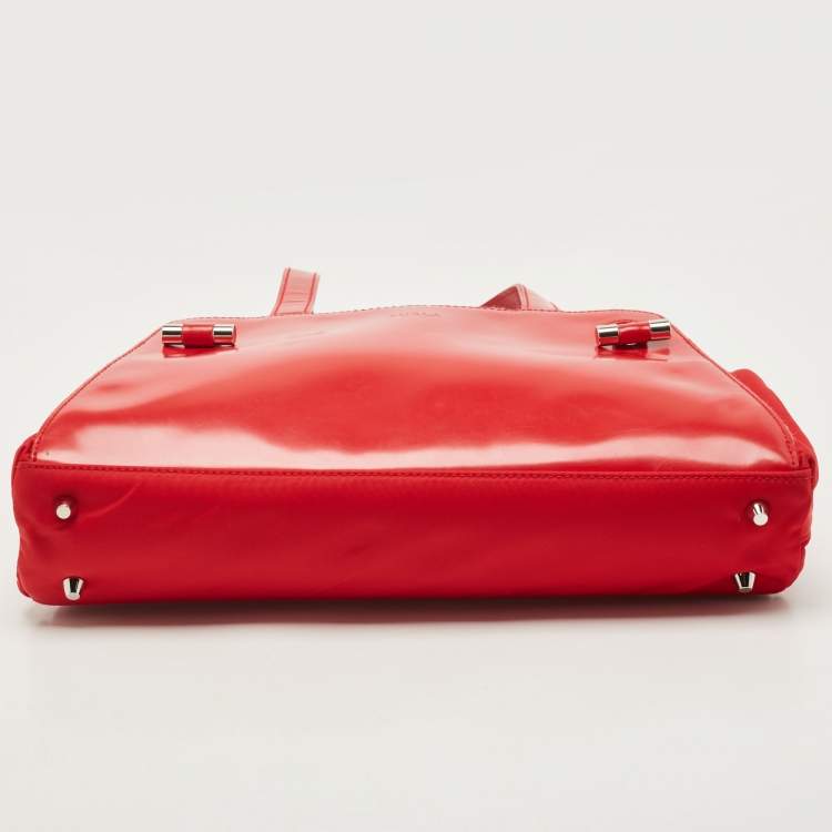 Pre Owned Furla Red Gloss Leather And Fabric Shoulder Bag