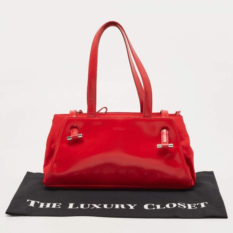 Pre Owned Furla Red Gloss Leather And Fabric Shoulder Bag