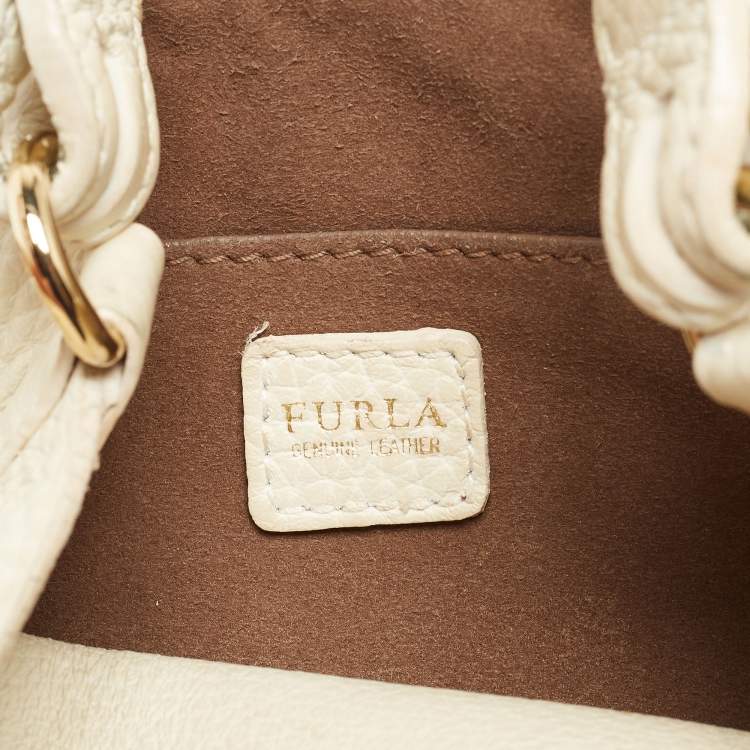 Pre Owned Furla White Pebbled Leather Mini Stacy Bucket Bag