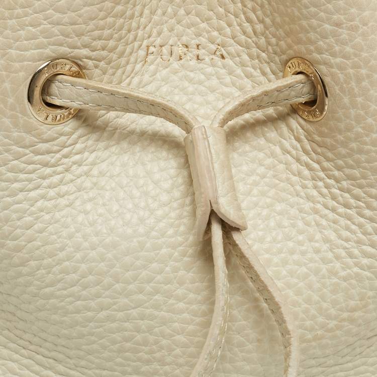 Pre Owned Furla White Pebbled Leather Mini Stacy Bucket Bag