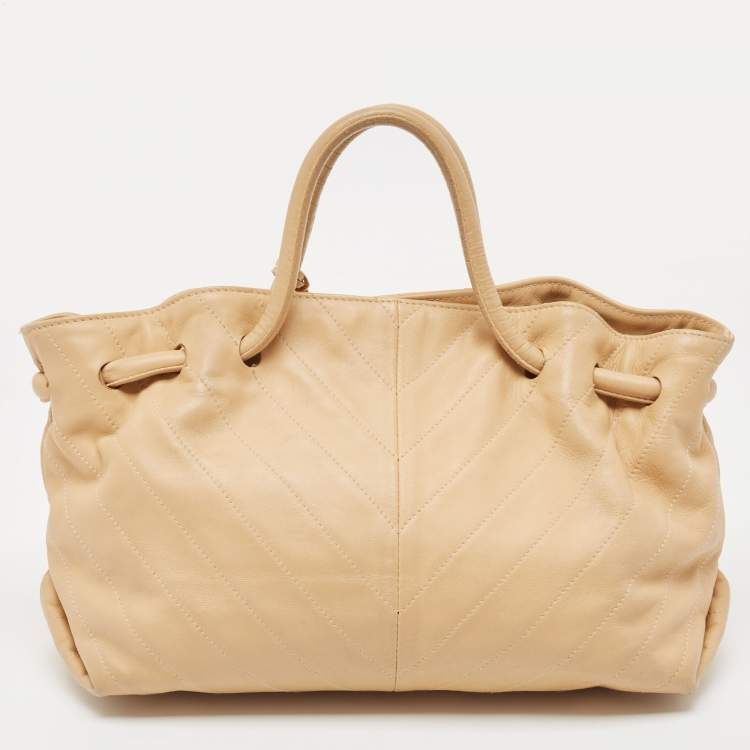 Pre Owned Furla Beige Leather Drawstring Metal Handle Shoulder Bag