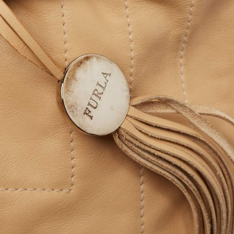Pre Owned Furla Beige Leather Drawstring Metal Handle Shoulder Bag