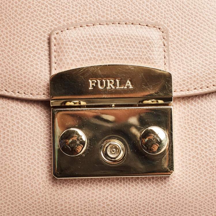Pre Owned Furla Pink Leather Metropolis Envelope Wristlet Clutch