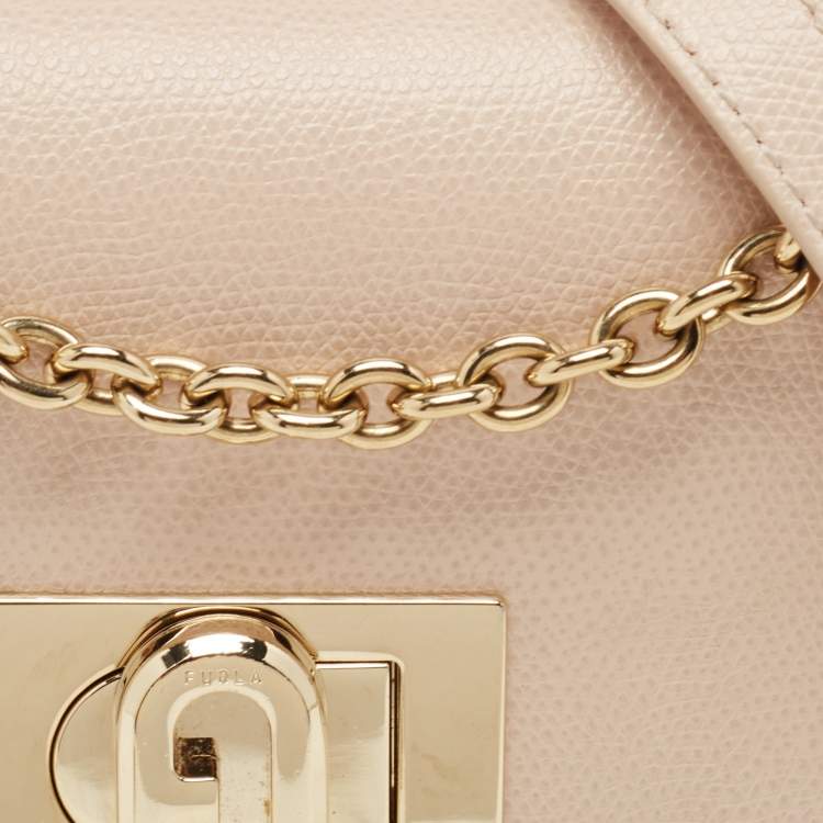 Pre Owned Furla Beige Leather Bakare Flip Lock Shoulder Bag