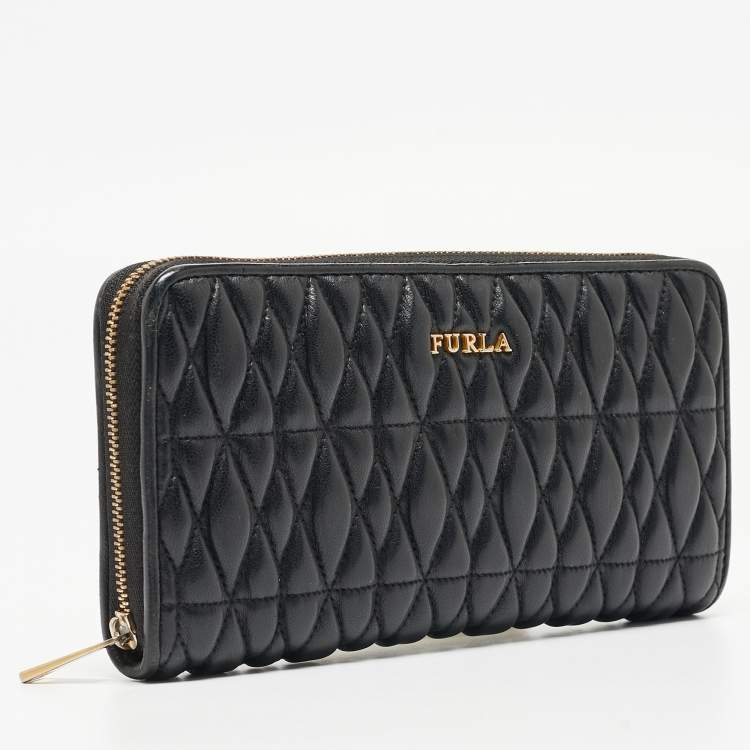 Pre Owned Furla Black Quilted Leather XL Cometa Zip Around Wallet 