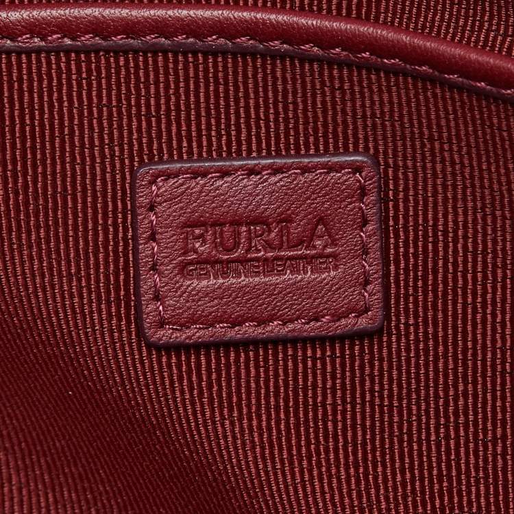 Pre Owned Furla Red Matelassé Leather Zip Clutch