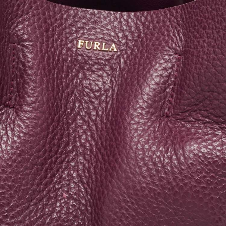 Pre Owned Furla Burgundy Pebbled Leather Medium Capriccio Hobo