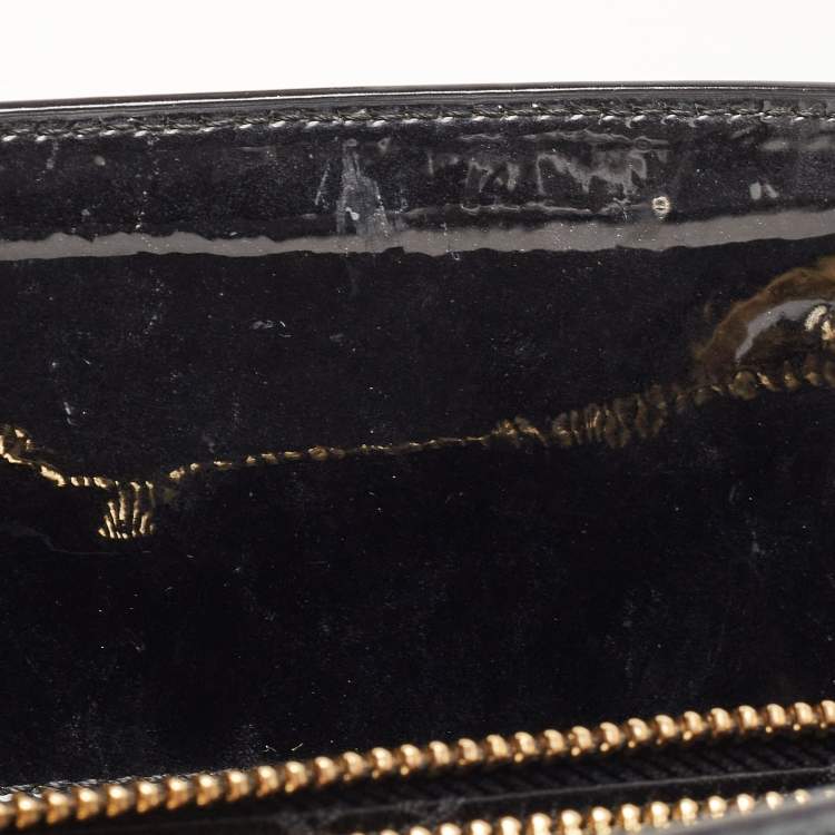 Pre Owned Gianfranco Ferre Black Patent Leather Chain Shoulder Bag